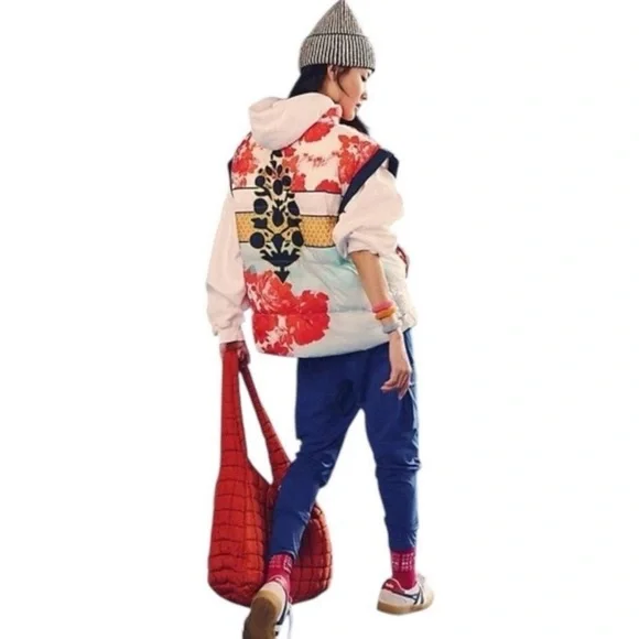 NWT New Free People In A Bubble Printed Puffer Sport Floral Vest Size Large - Picture 2 of 7